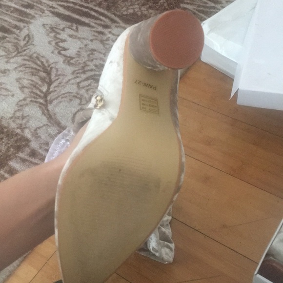 Shoes - Picture 2 of 5